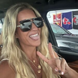 Meet your Posher, Liz